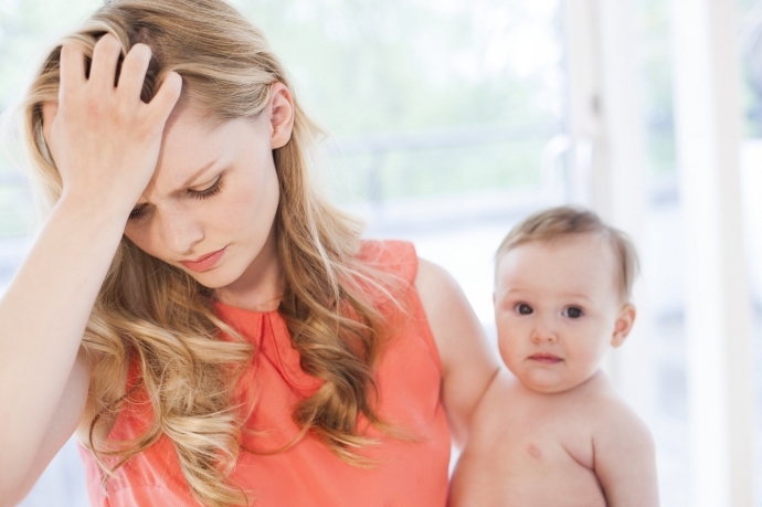 NGUYÊN NHÂN VÀ CÁCH CHỮA TRỊ RỤNG TÓC SAU SINH